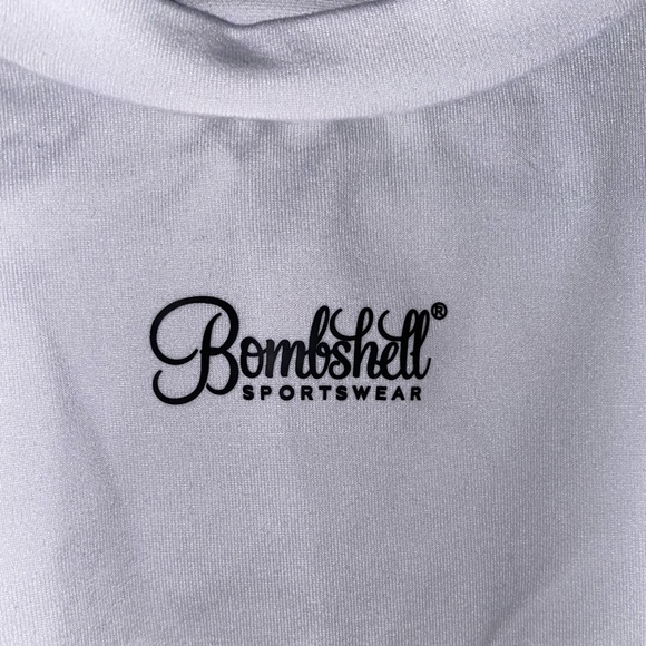 MUSCLE BACK TEE WHITE SIZE S NWOT BOMBSHELL SPORTSWEAR - Picture 9 of 12